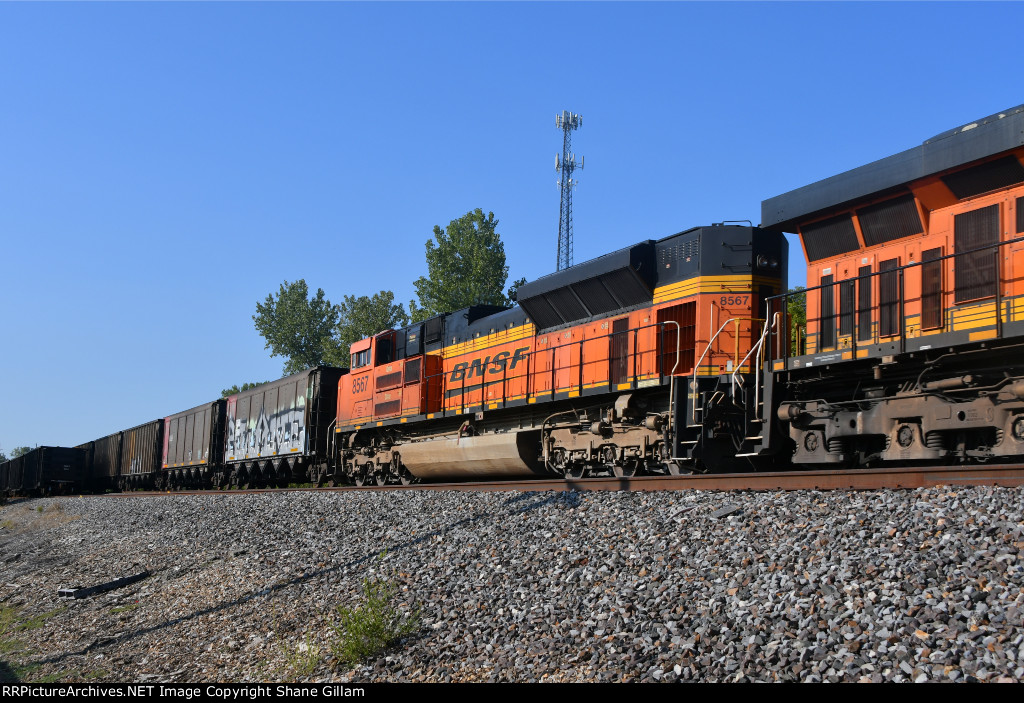 BNSF 8567 Roster shot